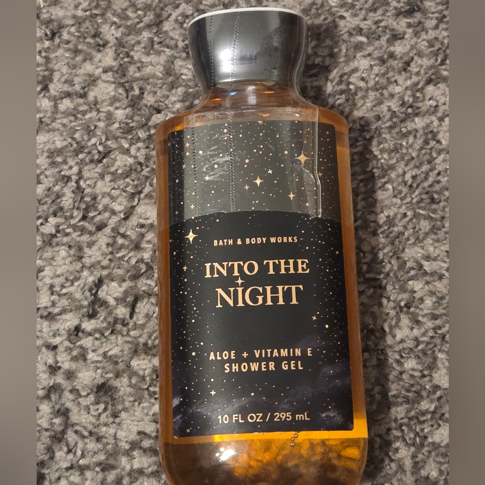 🎈Bath & Body Works Into The Night Shower Gel